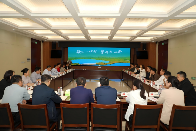 淮北一中校友烈山行活动顺利举办