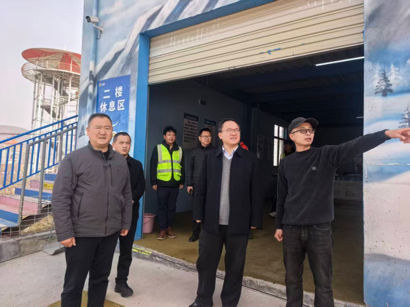 孙露露督查春节期间烟花爆竹安全管理和景区运行工作